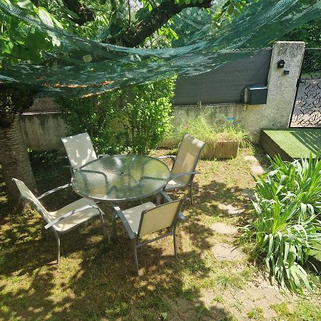 Appartement Independant Dans Maison Avec Jardinet, Au Calme Serezin-du-Rhone Exterior foto