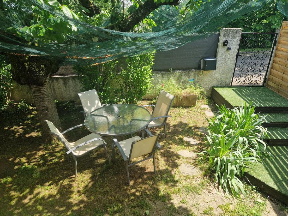 Appartement Independant Dans Maison Avec Jardinet, Au Calme Serezin-du-Rhone Exterior foto