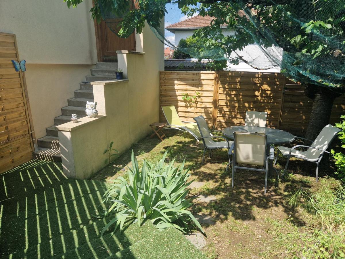Appartement Independant Dans Maison Avec Jardinet, Au Calme Serezin-du-Rhone Exterior foto